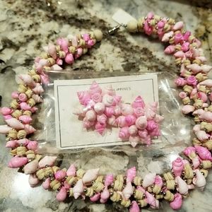 Gorgeous  Vintage  sea shell necklaces and earring